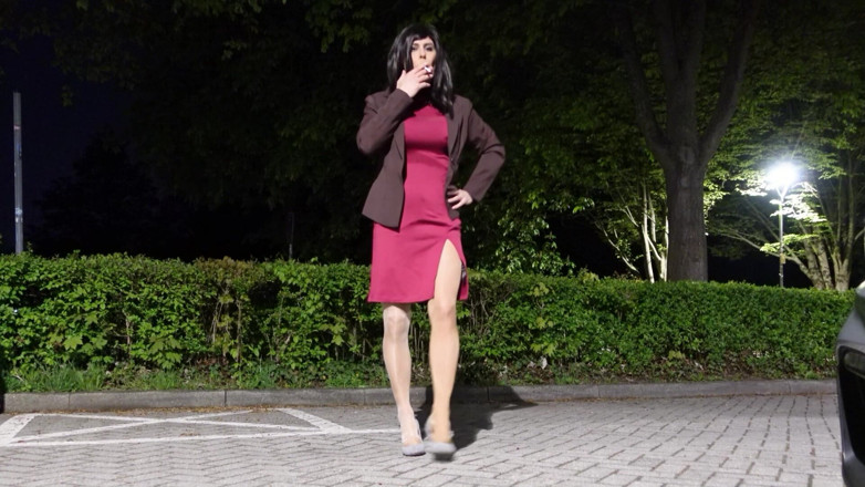 Loreleyadd: 赤いドレスと光沢のあるタイツがおしっこに濡れてる