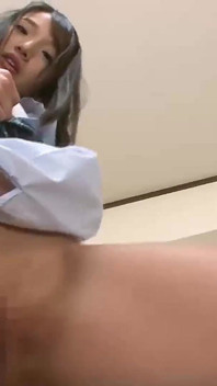 女孩的白色棉内裤终于撸管指挥，阴户和肛门摇晃！