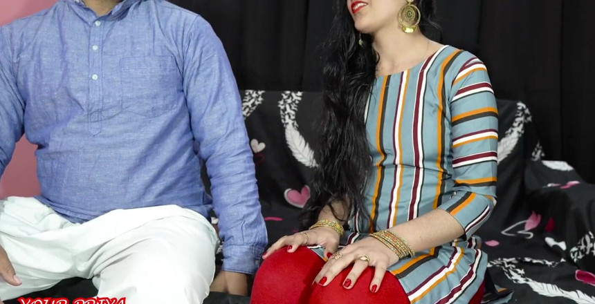 Your Priya: Desi succhia il cazzo