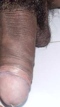 Peebathroom desi man siyah büyük yarak yakın çekim