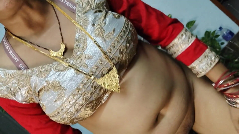 Anar Kali: Wanita seksi land lord ngentot sama cowok-cowok inti sambil dientot...