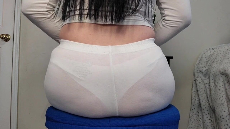 Julia Ryan: 所以你想要加入我们吗？