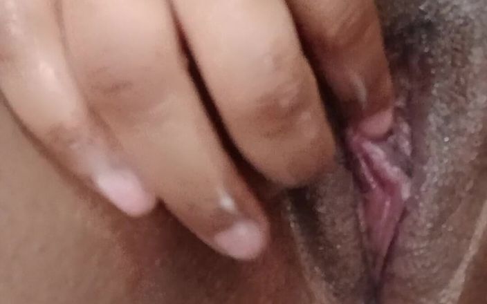 Biatch79: Mich selbst fingern mit vaseline