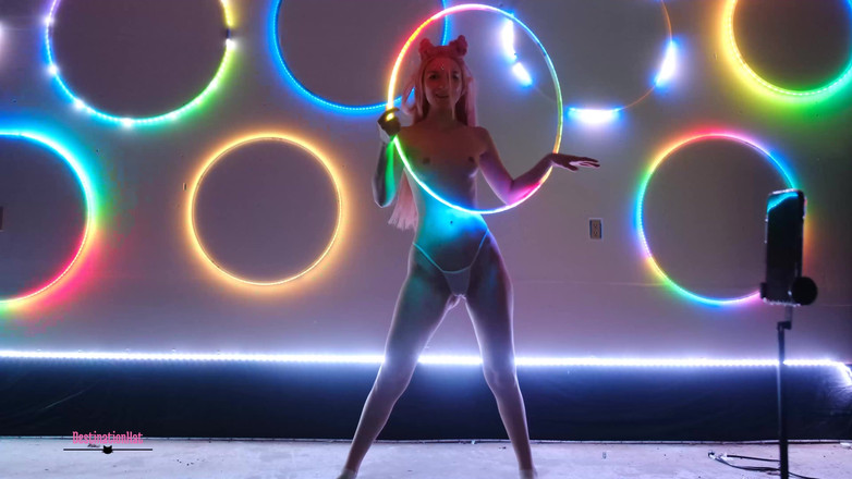 Destination Kat: Hula hoop danse et ne pose pas de son