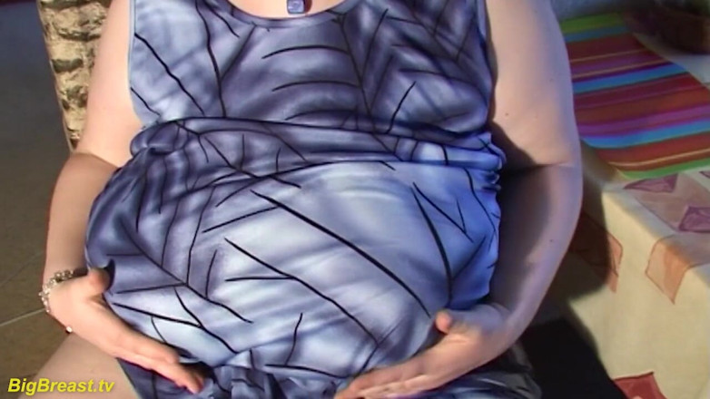 Big Breast: Scopata estrema con un dildo enorme con tette mostruose
