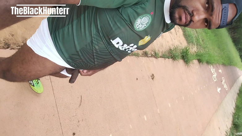 TheBlacKHunterr: Nach dem Spiel auf der Straße in meinen Klamotten