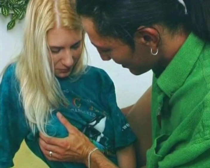 Deutsche Frauen: Немецкая блондинка-кукла наслаждается горячим трахом