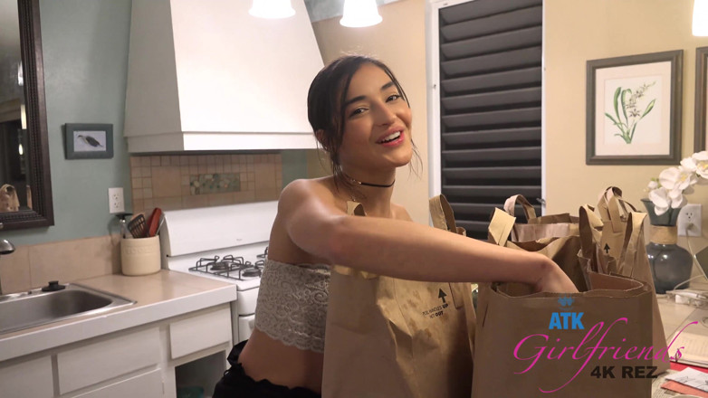 ATK Fans (Girlfriends): Emily ha fumata e la fai schizzare