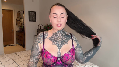 Miss Valentina: Hamba Tandas Sensual