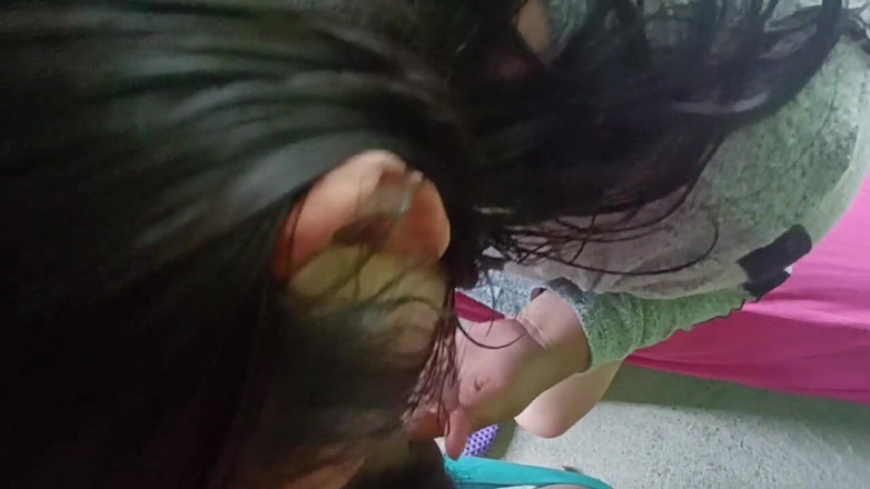 Jhony Cruz: 선생님 사촌을 만나 섹스하러 갔는데 결국 내 정액을 삼키도록 설득했어