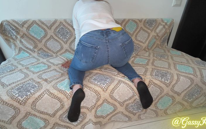 GassyKat: Stinky Farting Queen in Tight Blue Jeans