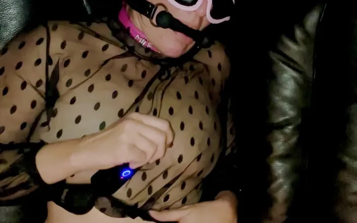 Lady Oups: Masturbation Plugged Bound and Gagged