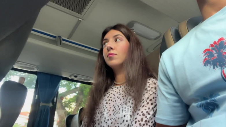 Katty West: Public dick blankziehen - riskanter handjob im öffentlichen bus voller leute, bis...
