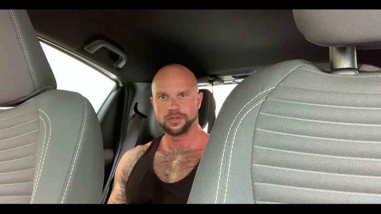 Jasons feet: Förare och enorma sulor