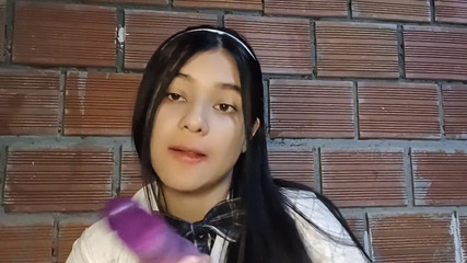 Yuli and tony: 一个苗条的18岁女学生的不同姿势！