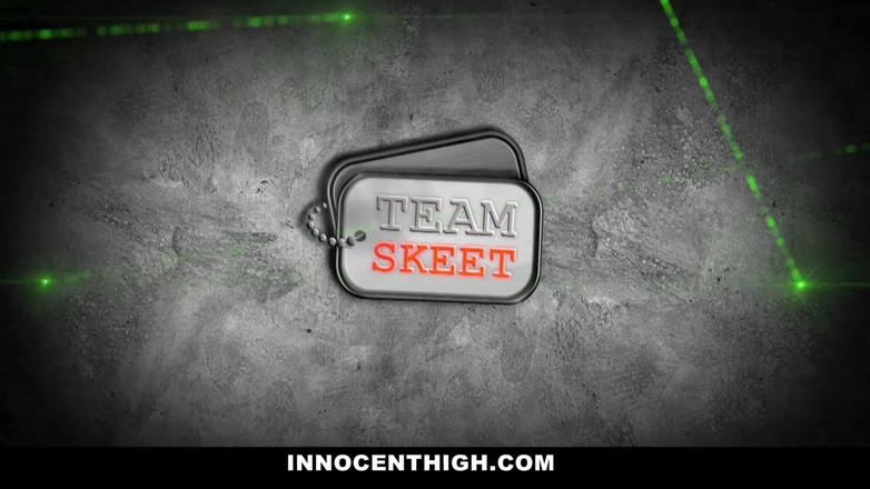 Team Skeet: Si blonde jalang Sofie Carter suka dapatkan pesanan