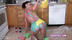 ChickPass Amateurs: Autumn Bodell bedeckt sich mit kuchenteig