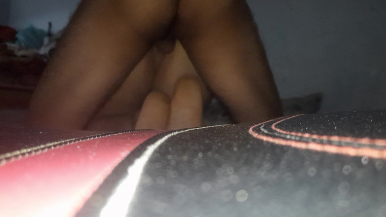 buttllover: 大屁股丰满的素人女孩以各种姿势性交