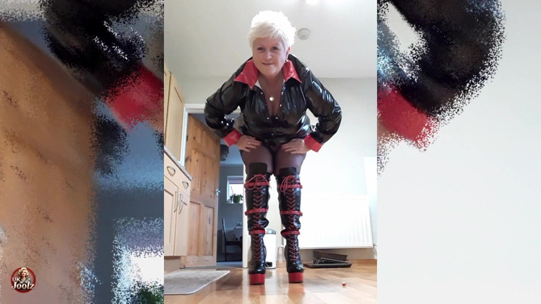 Uk Joolz: Poesje in laarzen