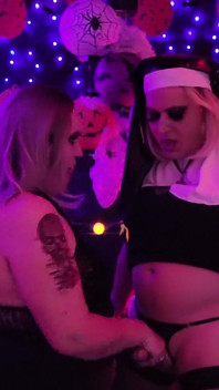 Blowjob merokok: godaan halloween