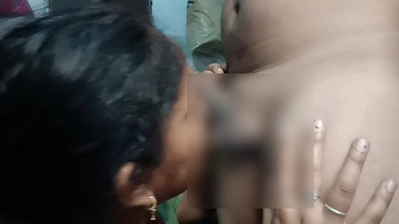 Yourgeeta8899: 배다른 여동생이 그를 혼자 보고 자지를 빨고 그와 섹스해