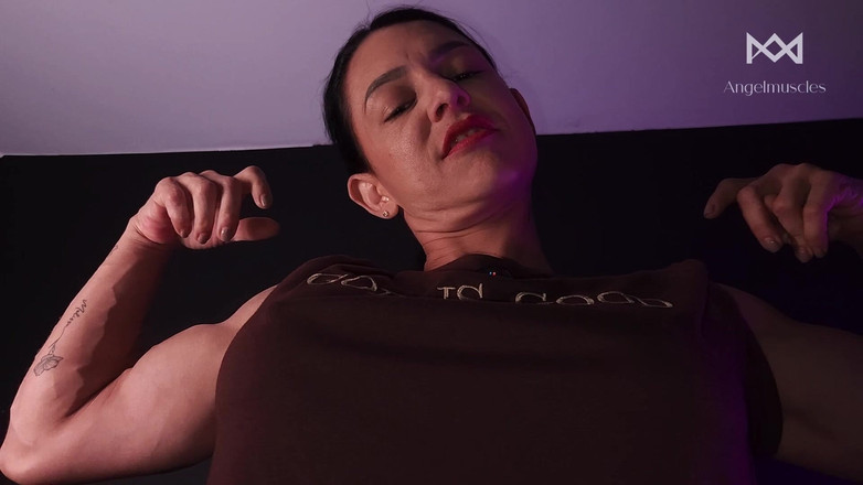 Angelmuscles: POV: Ella Se Rindió Ante Mis Brazos Venosos