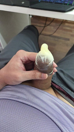 Lkdick8: Bao cao su đầy tinh dịch