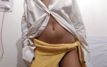 Indian Girl Fingering Hot Desi Girl Fingering in Pussy Cute Faking Pussy