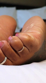 BBW Goddess Sole Asmr - Wrinkled Feet & White Sheets, Silent Foot Worship for Addicts