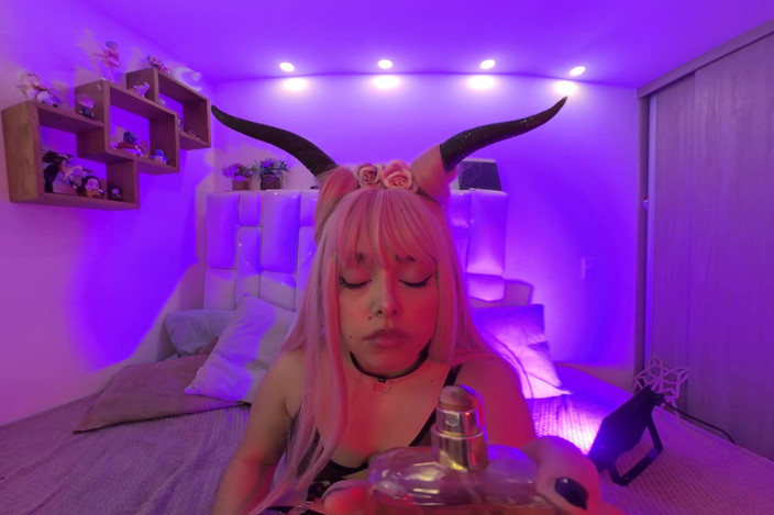 CuttiejennieVR: Giấc mơ đặc biệt của Succubus