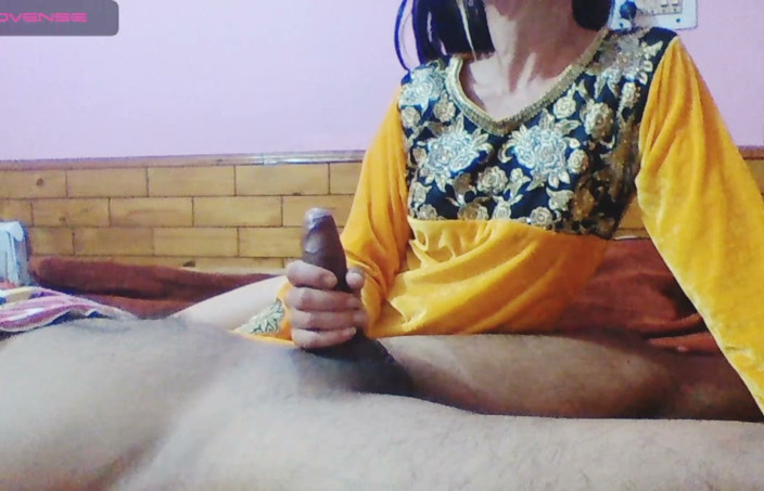 Bolly Karma: 与丰满的荡妇的性乐趣