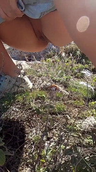 Piscio veloce in una zona vicina al lago