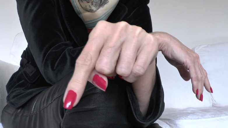 Lady Victoria Valente: Klasik Kırmızı Tırnaklar, Leydi Victoria Valente