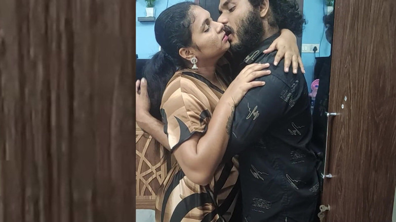 Vaigavarun45: Mallu Trivandrum pár sexy lip lock romantika se šukáním
