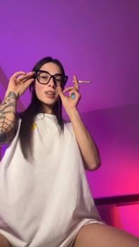 Camiseta Ancha, Música Y Provocación