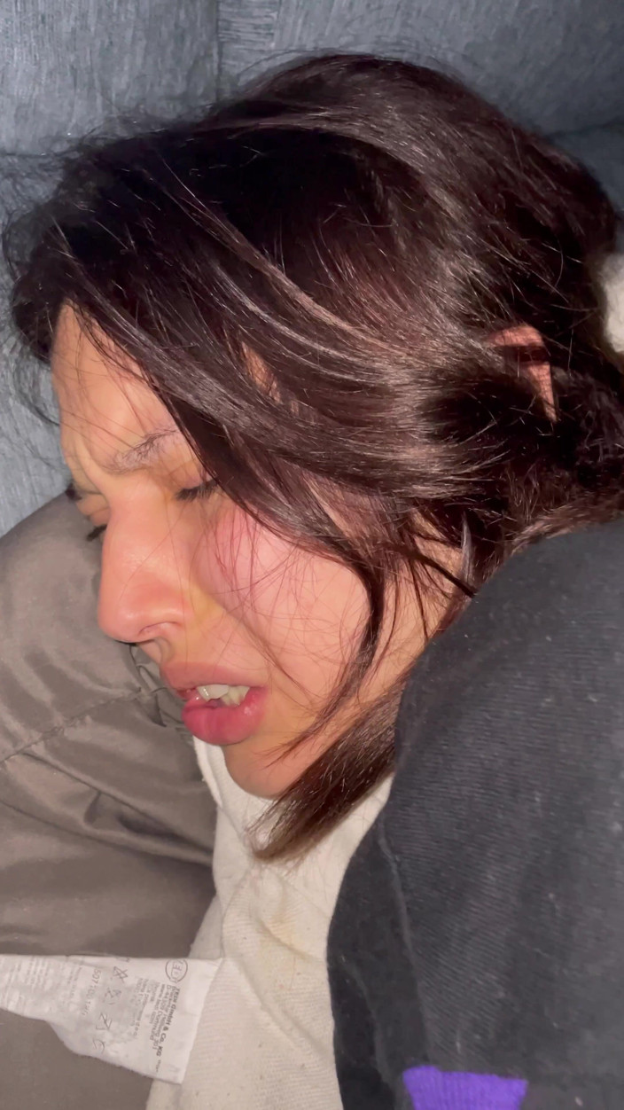 Endemoniados: My Stepbrother Hurts When I Open Her Closed Pussy with...