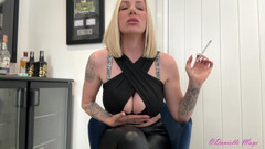 Danielle Maye: 抽烟她得到她想要的任何东西