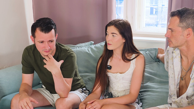 Tommy Wood XXX: Dubbele teaming Britse hottie Rhiannon Ryder op Tom Games Pod