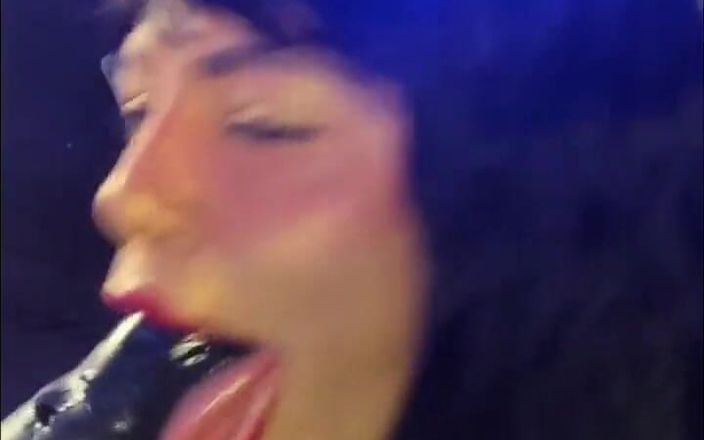 Anabel 693: Kouřím tvého ptáka, tati