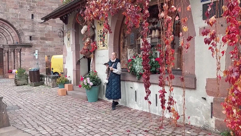 Selena701: Sexy Blonde Mature Wife Enjoys Oral