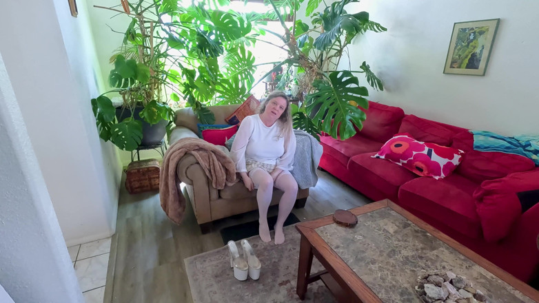 Erin Electra: Stepmom Wants to Feel Sexy Again with Her Stepson
