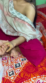 Seksi genç üvey kız kardeşimi genç şehvetini tatmin etmek için bütün gece siktim