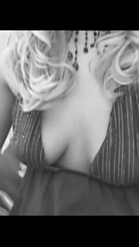 Amanda Bell получает большой черный член в Лексингтоне