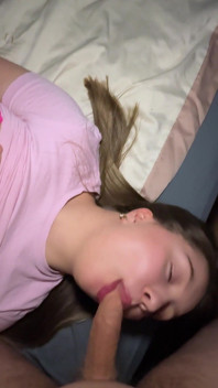 Stiefschwester Bringt Sich Beim Reiten Zu Einem Zitternden Orgasmus