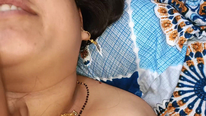 Catchybusty: Desi Bhabhi připravená na zábavu s Devarem