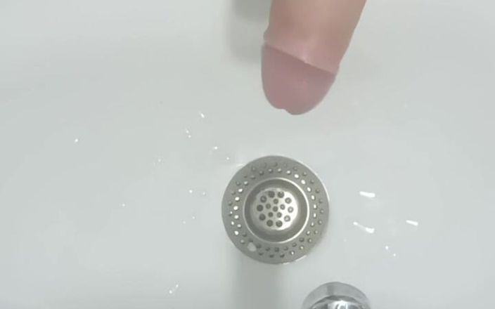 Sexaddicting123: ショーツで大きな射精、うめき声、激しく膨らむ