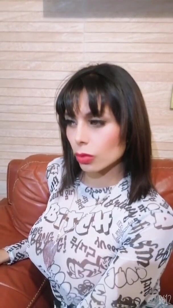 Barbietransxxxx: Travesti arkadaşına oral seks yapıyor