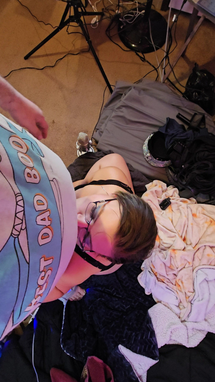 Funhousewife69: Neuk me in mijn gezicht en kom klaar op mijn...