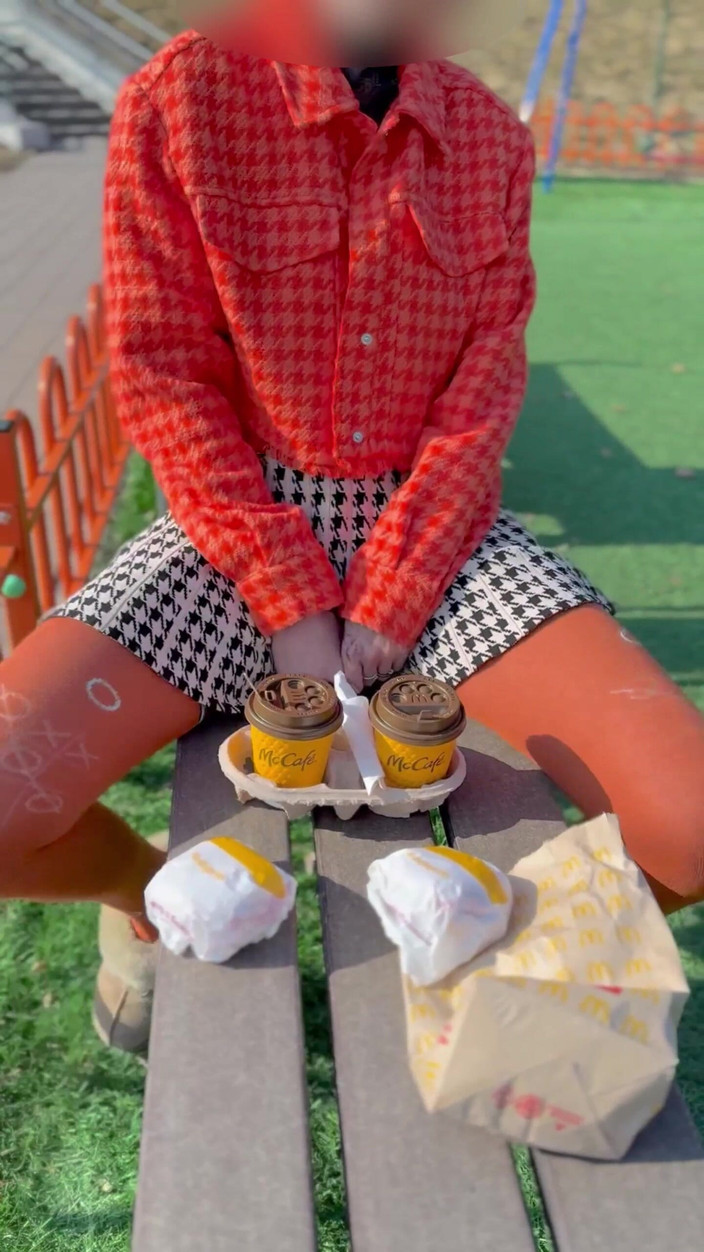 Sonya Pretty: Nahá dívka