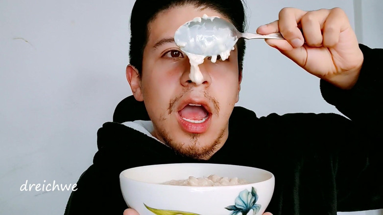 Dreichwe: Eating Rice Pudding